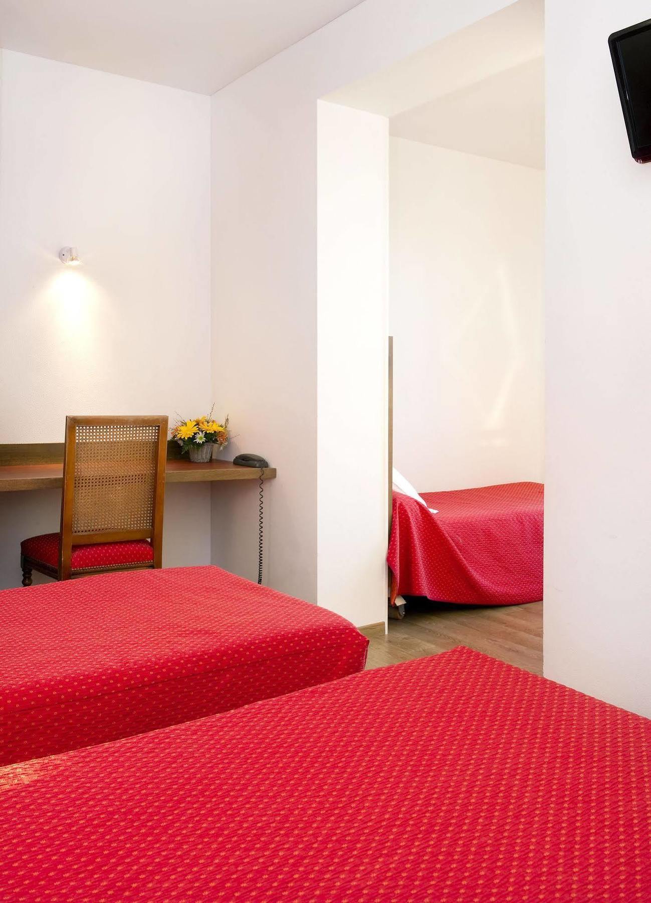 Hotel Les Peyrieres Olemps Екстер'єр фото