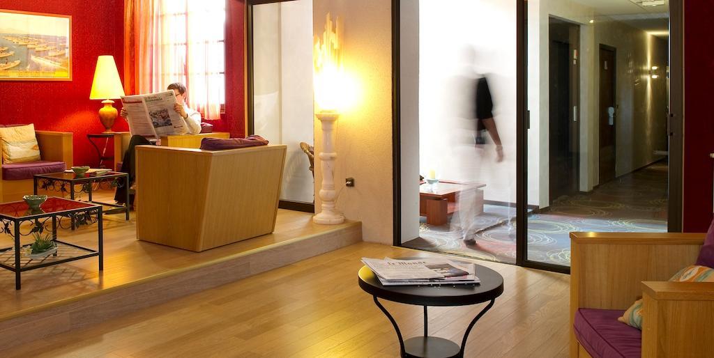 Hotel Les Peyrieres Olemps Екстер'єр фото